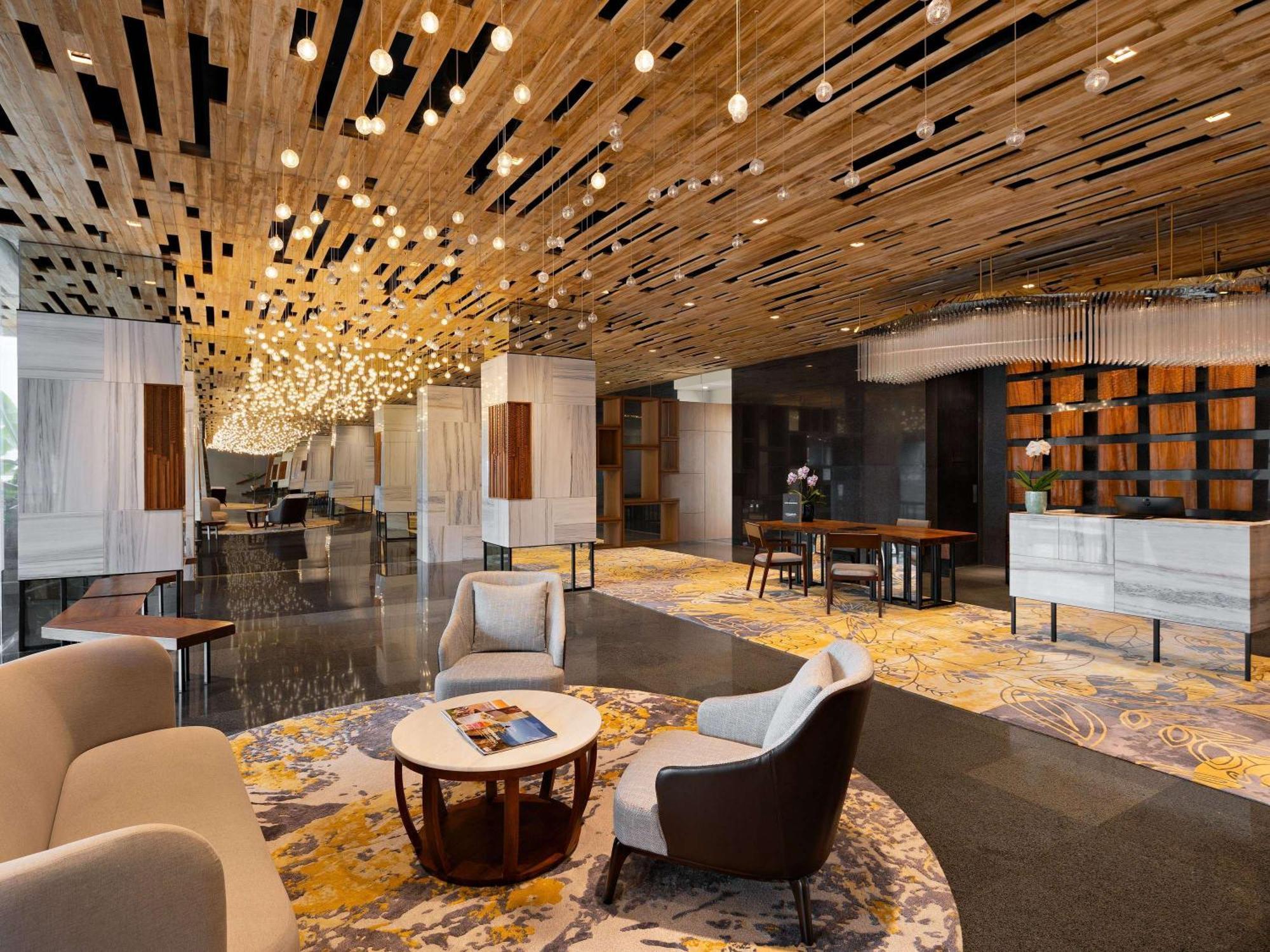Moevenpick Centre 5*