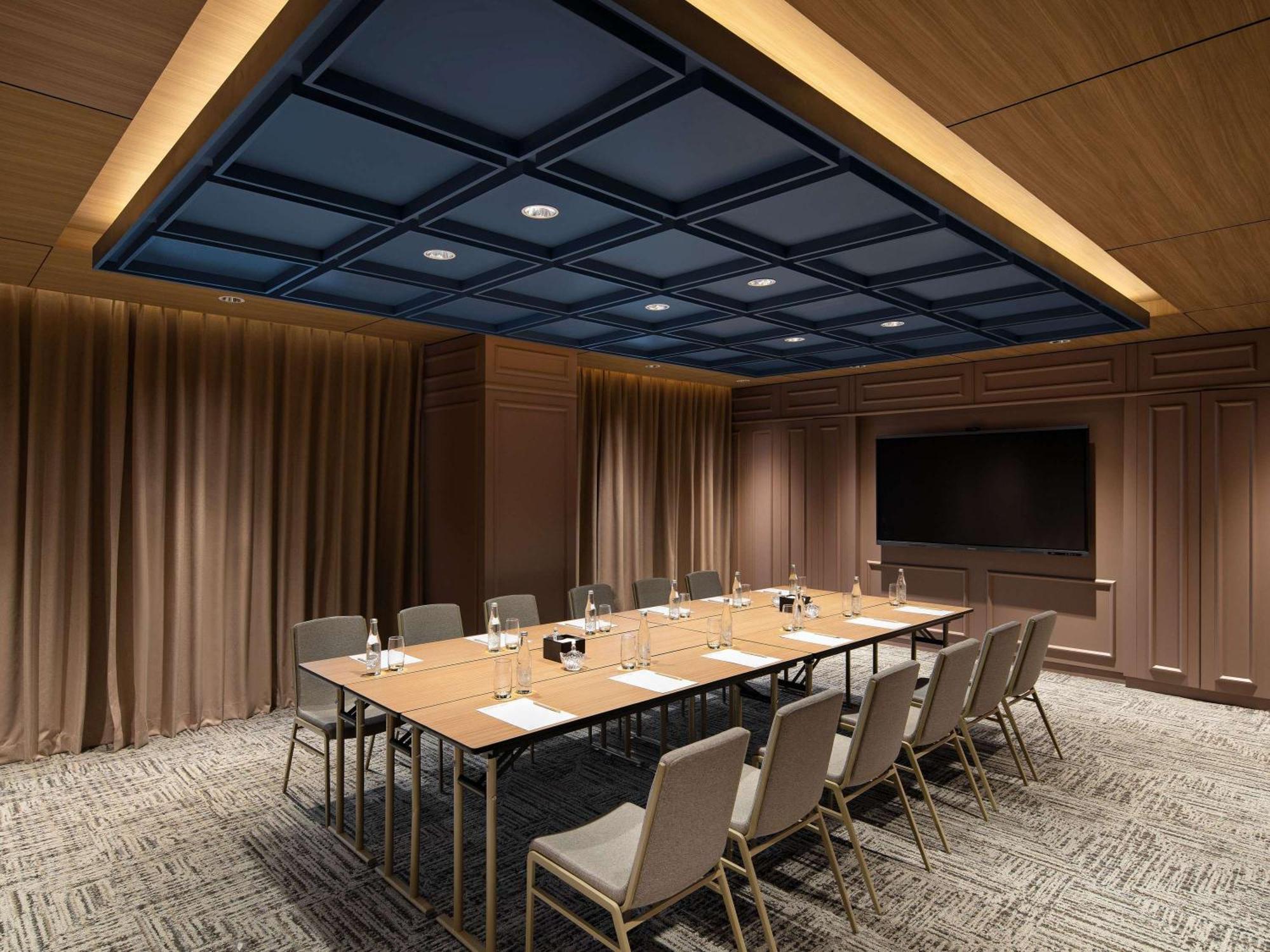 Moevenpick Centre Hotel