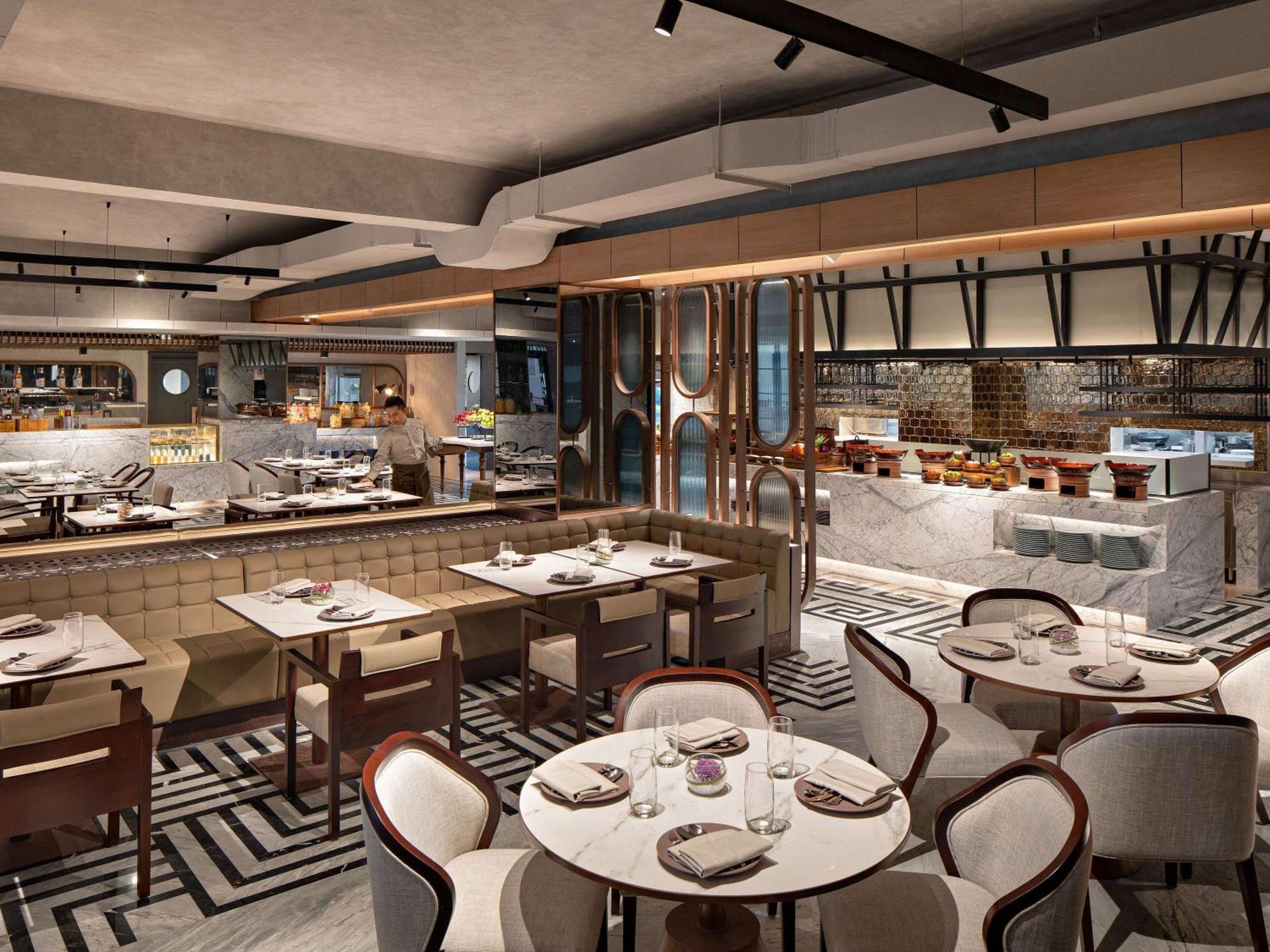 Moevenpick Centre Hotel 5*