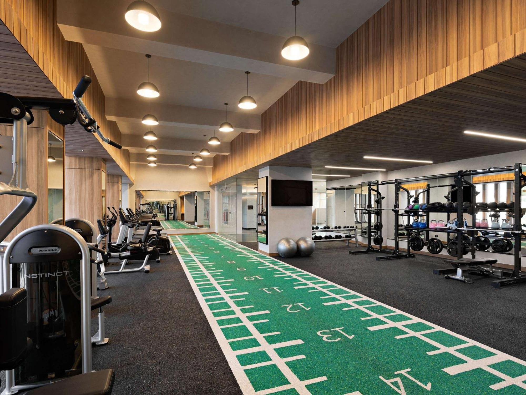 Moevenpick Centre 5*