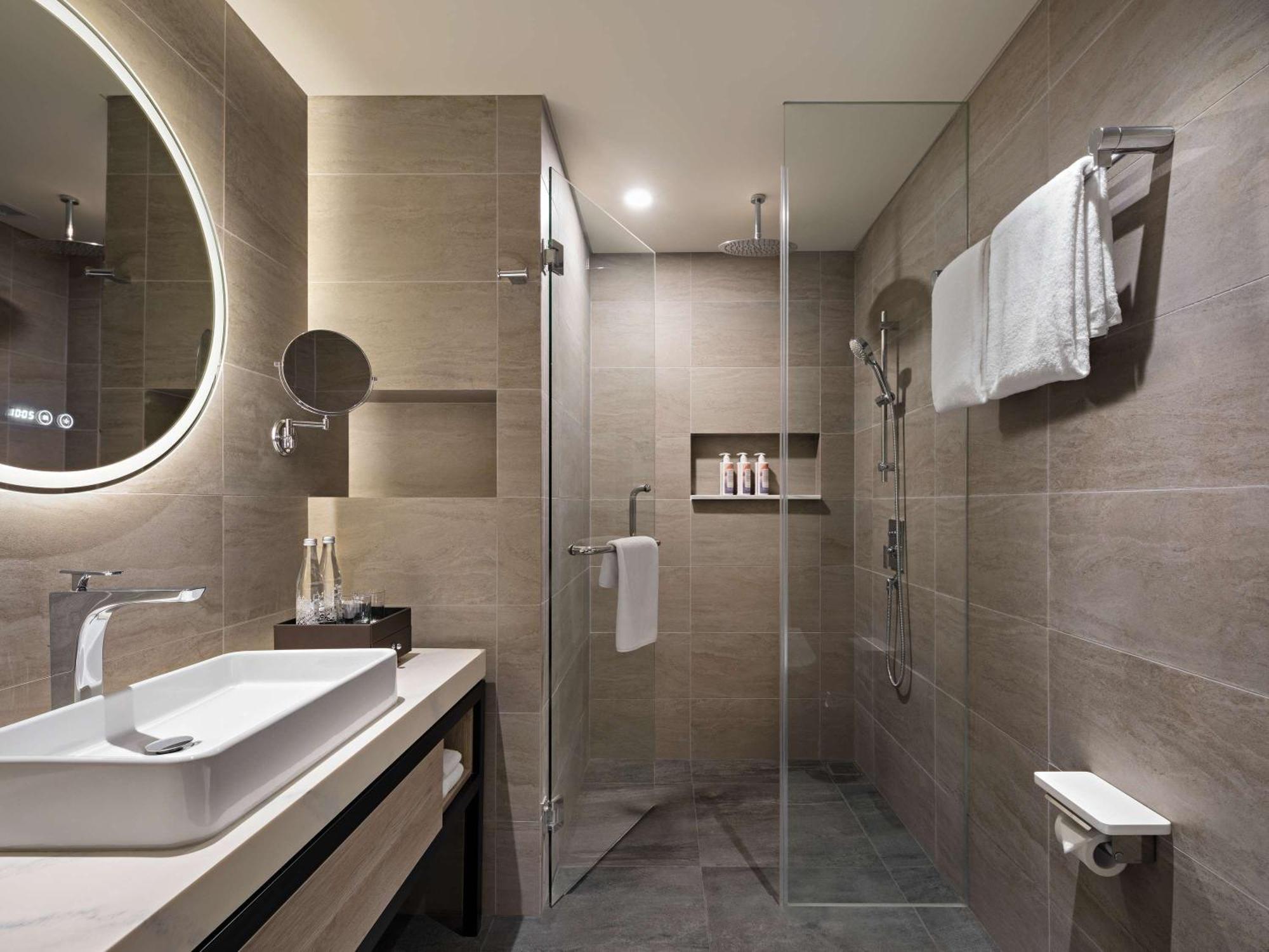 Moevenpick Centre Hotel Jakarta