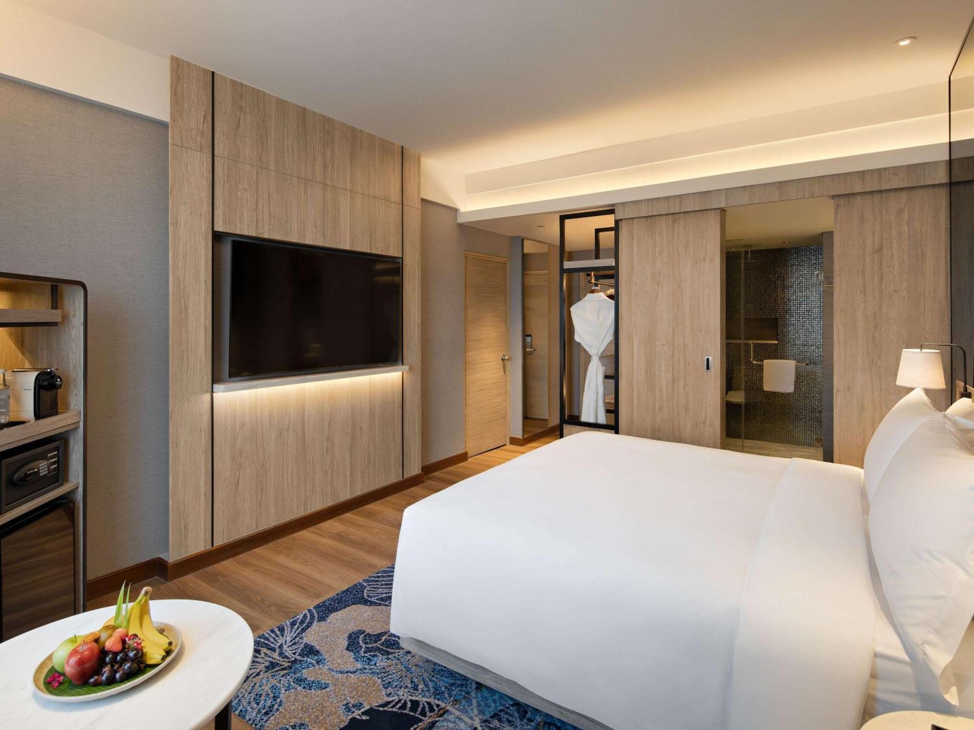Moevenpick Centre Hotel 5*