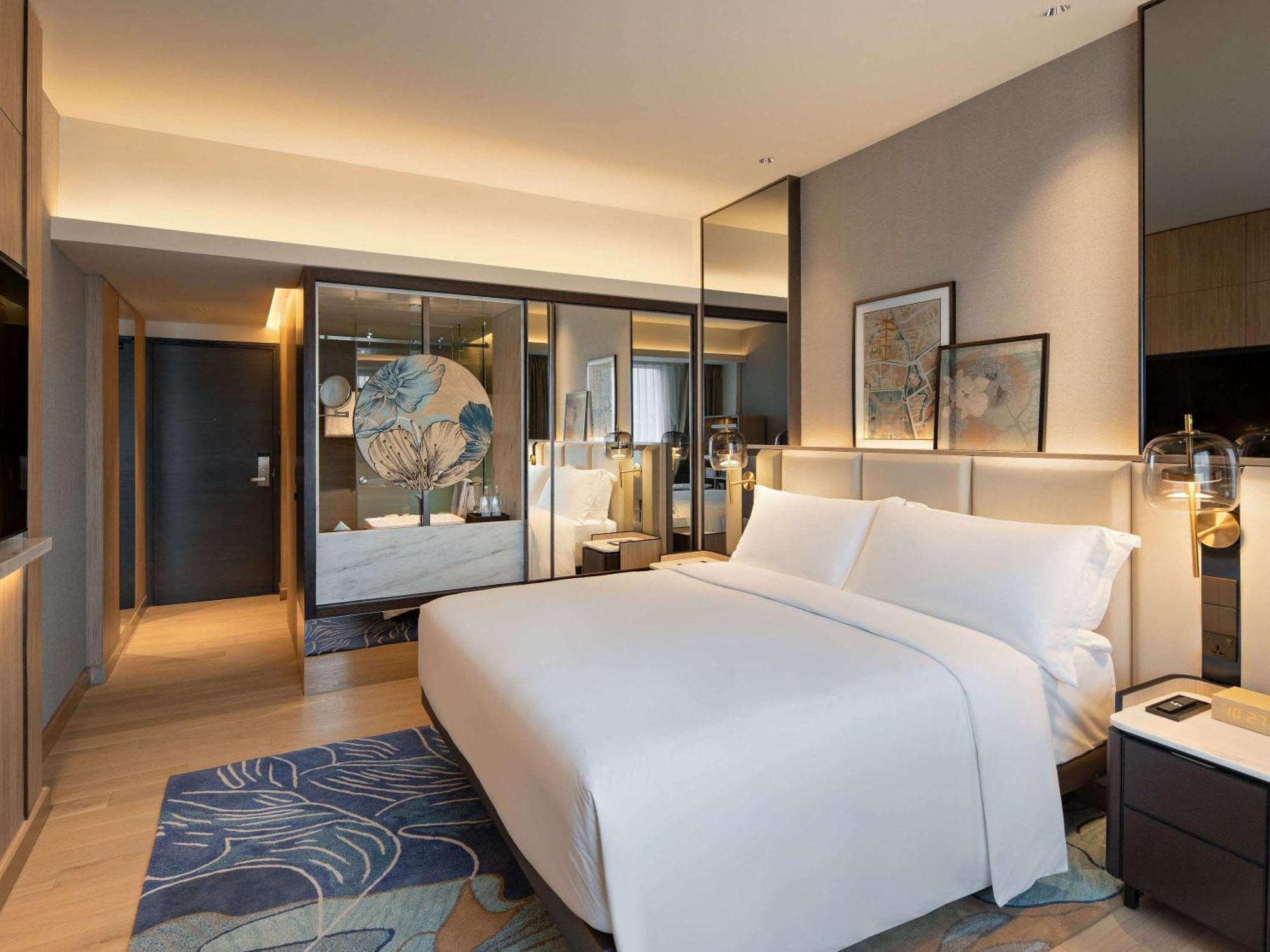 Hotel Moevenpick Centre 5*