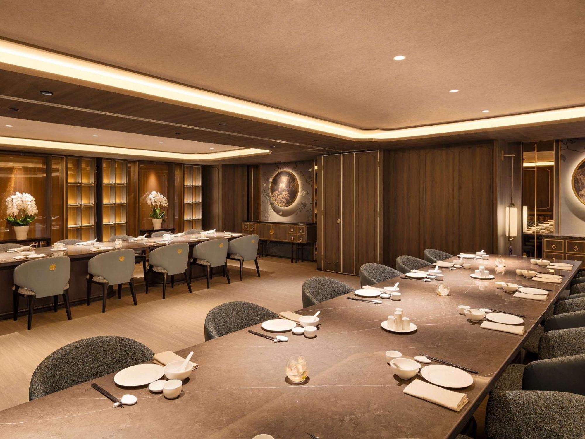 Moevenpick Centre 5*