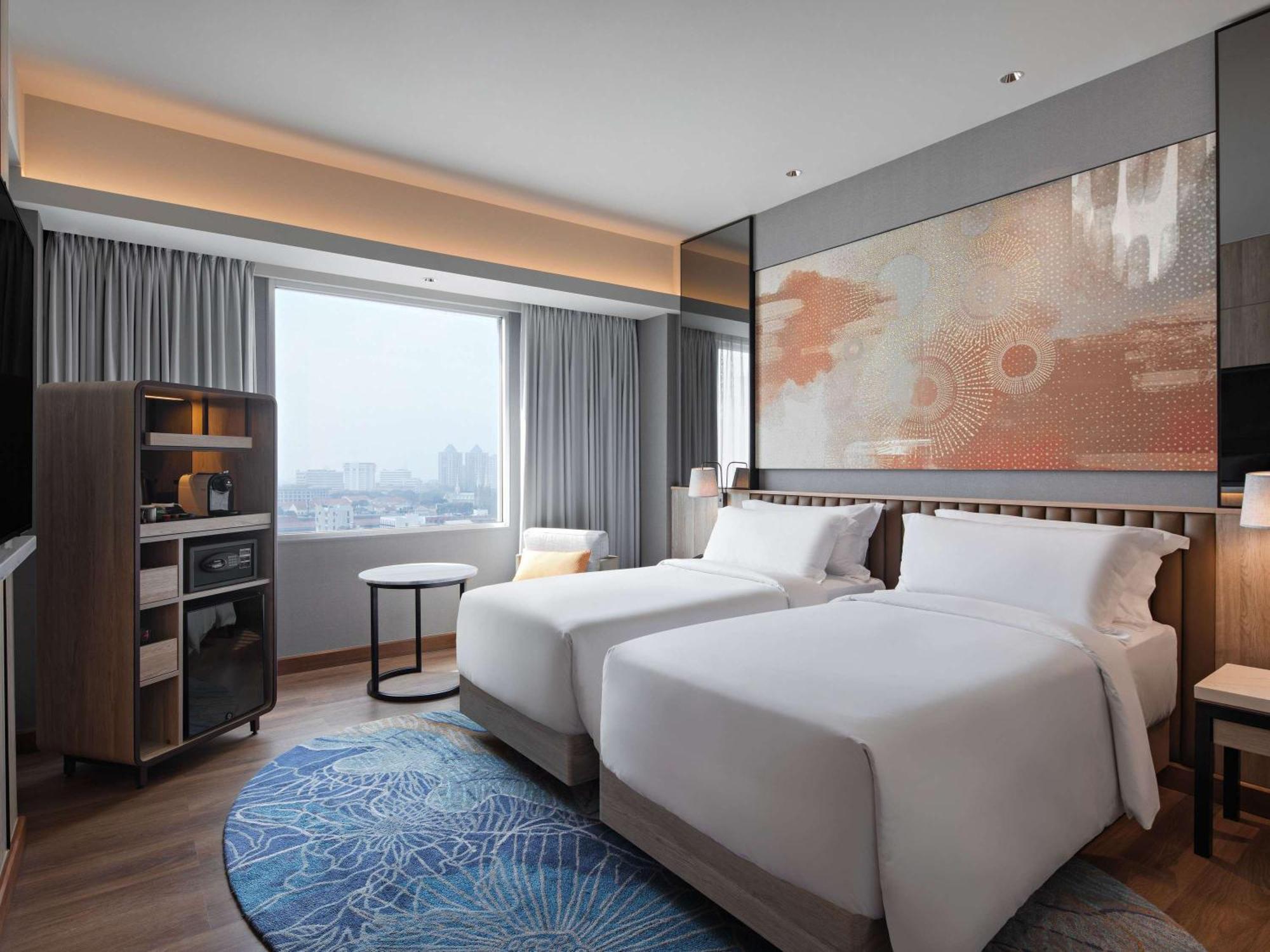 Moevenpick Centre Hotel 5*